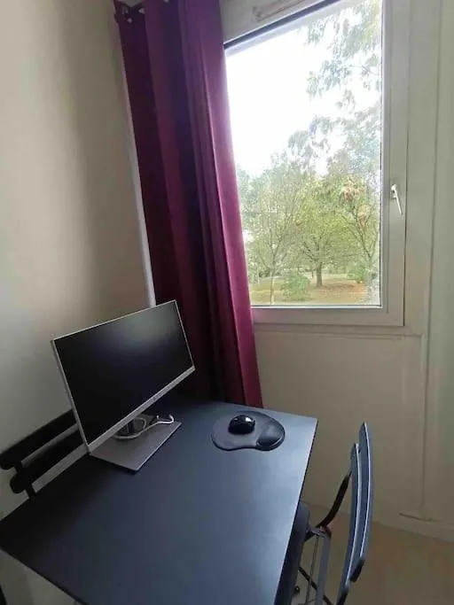 Appartement 6 Invites A 25 Min Du Centre De Paris Cachan France